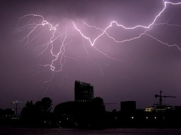 TKI Asal Aceh Dikabarkan Tewas Tersambar Petir di Malaysia
