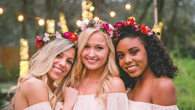 Foto: 15 Inspirasi Seragam Bridesmaid yang Bisa Kamu Coba