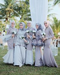 model baju untuk bridesmaid hijab