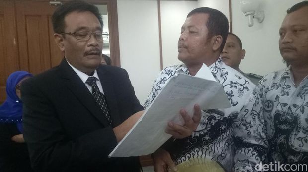 Guru dan siswa SD Kasih Ananda II, Jakarta Timur, mengadu ke Gubernur DKI Jakarta Djarot S Hidayat.