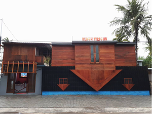 Yuk Berkunjung ke Rumah Terbalik di Dekat Pantai Kuta Lombok