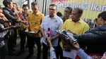 Bersih-bersih Partai, Kader Muda Golkar Bawa Sapu Lidi