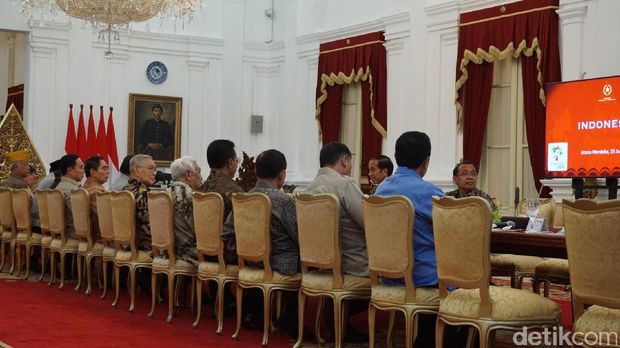 Presiden Jokowi dan Para Purnawirawan TNI menggelar pertemuan tertutup.