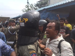 Penertiban Kios Pasar di Medan Berlangsung Ricuh