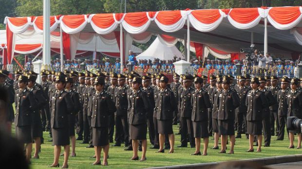 Ada 437 Taruna Akademi TNI dan 292 Taruna Akademi Polri yang dilantik Presiden Jokowi.