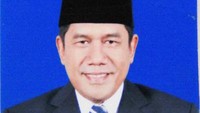 Muslim Ayub (Komisi III, Fraksi PAN). Bertugas di Komisi III yang membidangi hukum, HAM dan keamanan.