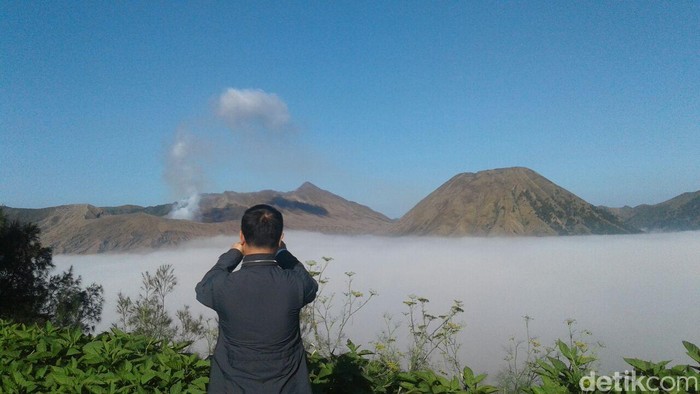 Penjelasan Hujan Salju di Bromo