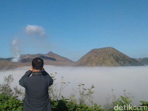 Penjelasan Hujan Salju di Bromo
