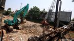 Pemasangan Turap di Kawasan Bukti Duri