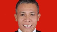 Masinton Pasaribu (Komisi III, Fraksi PDIP). Masinton juga termasuk inisiator hak angket KPK. Masinton disebut penyidik senior KPK Novel Baswedan sebagai salah satu yang enam politikus DPR yang mengancam terdakwa Miryam S Haryani.