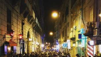 Ini saat Carl berada di Italia. Foto: Instagram