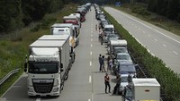 Akibat kejadian ini, kemacetan panjang terjadi. Sean Gallup/Getty Images.