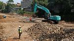 Pemasangan Turap di Kawasan Bukti Duri