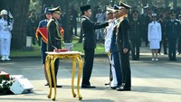 Presiden Joko Widodo melantik calon perwira remaja (Capaja) Akademi TNI dan Polri. Pool/Puspen TNI.