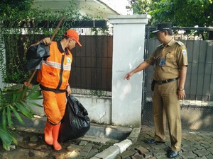 Lurah Menteng Jamin Tidak Ada Pasukan Oranye yang Malas-malasan