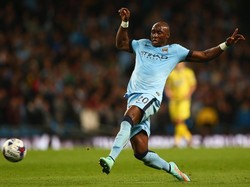 Manchester City juga pernah beli pemain mahal dan berujung gagal. Dia adalah Eliaquim Mangala, yang dibeli seharga 40 juta Pounds atau setara Rp 767 miliar dari Porto di tahun 2014. Selanjutnya, bek tengah itu cuma bertahan bermain dua musim dan kerap dipinjamkan sana-sini (Getty Images)