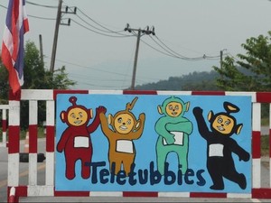 Lucu! Ada Doraemon dan Teletubbies di Pos Militer Thailand Selatan