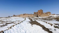 Sisa-sisa peradaban yang masih tersisa in imenjadi salah satu destinasi wisata sejarah di Turki. Karena tak adanya kehidupan, Ani pun dijuluki Kota Hantu (Joseph Flaherty/BBC Travel)