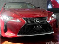Mobil Termahal yang Mejeng di GIIAS 2017
