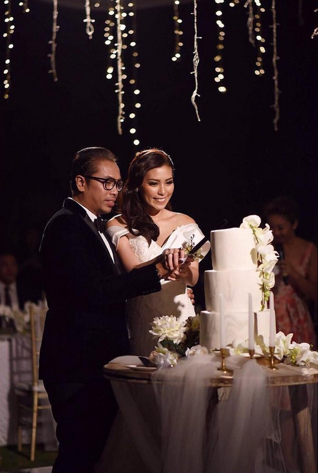 Sebelum memutuskan untuk kembali menikah untuk kedua kalinya dengan Sammy Simorangkir, Viviane sudah pernah menikah dengan Okan Korneliius. Dari pernikahan pertamanya dengan Okan Kornelius, keduanya telah dikaruniai seorang anak laki-laki. Foto: Sammy Simorangkir dan Viviane (Instagram Sammy)