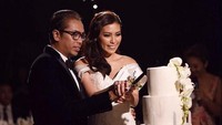 Keduanya melangsungkan pernikahan Sabtu 22 Juli 2017. (Foto: Sammy Simorangkir dan Viviane (Instagram Sammy)
