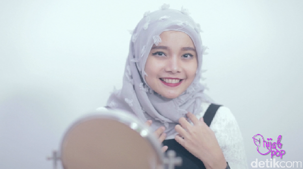 Tutorial hijab segi empat bulu-bulu. 