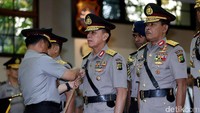 Sementara itu, Irjen Mochamad Iriawan resmi mengemban jabatan sebagai As Ops Kapolri, menggantikan Irjen Unggung Cahyono yang dimutasi sebagai Aslog Kapolri.