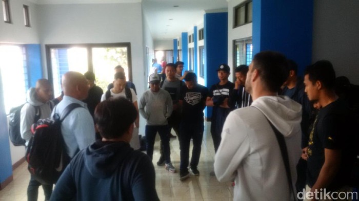 Persib Bandung, Perseru Serui Persib Bandung berangkat ke markas Perseru Serui, Juli 2017