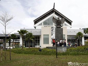 Menghalau Sinyal Malaysia di Beranda Terdepan Indonesia