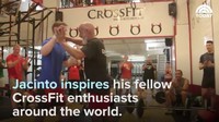 Dedikasinya pada CrossFit juga terlihat dengan mendirikan gym sendiri yang ia beri nama CrossFit 1939, sekaligus menjadi instrukturnya. Kakek dari 12 cucu ini juga aktif ambil bagian dalam CrossFit Games lho. (Foto: Today.com)