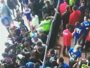 Polisi yang Loloskan Bobotoh Tanpa Tiket Segera Disidang Disiplin