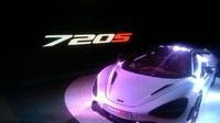 Rabu 26 Juli kedatangan beberapa mobil seperti mobil sport McLaren 720S. Berbeda dibandingkan dengan mobil sport lainnya, McLaren kini menargetkan 720S untuk para kawula muda. Karena di mata McLaren Jakarta, saat ini sudah banyak kaula muda yang sudah miliki kantong tebal. Foto: Ruly Kurniawan