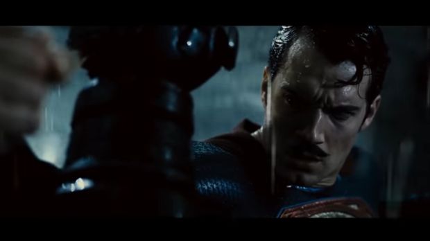 Henry Cavill Dikabarkan Bermasalah dengan Kumis Syuting 'Justice League'
