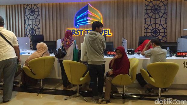Minta Refund, Puluhan Calon Jemaah Umrah Serbu Kantor First Travel