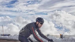 Mengintip Keseharian Si Tampan Pendiri Instagram