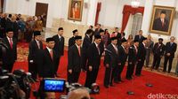 Jokowi Lantik 14 Anggota Badan Pengelola Keuangan Haji