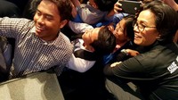 Itu semua dapat terwujud apabila didukung oleh peningkatan infrastruktur yang selama ini tertinggal dan kualitas sumber daya manusia yang berkualitas. Untuk itu, pemerintah sekarang sedang berinvestasi untuk meningkatkan kualitas kesehatan dan pendidikan manusia Indonesia. Pembangunan infrastruktur juga diperbanyak agar masyarakat mendapatkan akses konektifitas dan mobiltas yang tinggi untuk meningkatkan produktifitas. Istimewa/Facebook/Sri Mulyani Indrawati.