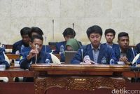 Mahasiswa Trisakti mempertanyakan legalitas Pansus Angket KPK.