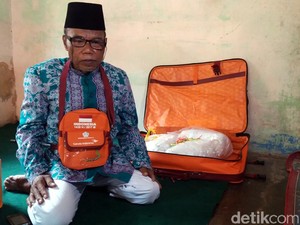 Manshur, Penjahit Penyandang Disabilitas Asal Banjarnegara Naik Haji