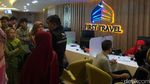Puluhan Calon Jemaah Umrah Serbu Kantor First Travel