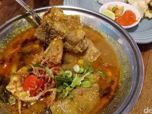 Slurrpp! Hangatkan Perut dengan Garang Asem Iga yang Segar
