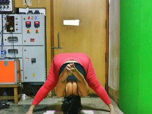 Keren! Foto-foto Wanita Gemuk Lakukan Pose Yoga