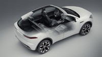 Untuk hiburan, E-Pace menyediakan fitur Jaguar Touch Pro dengan besaran monitornya menyerupai telepon genggam. Di layar 10-inci ini, ia menyediakan layanan 4G, delapan wi-fi hotspot, dan telah tersambung dengan beberapa aplikasi yang mendukung langsung. Foto: Pool (Motor1)
