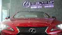 Lexus Indonesia resmi meluncurkan produk anyarnya pada bulan Juli 2017, Lexus LC 500, yang pernah diperlihatkan sebagai mobil konsep Lexus LF-LC di ajang Gaikindo Indonesia International Auto Show (GIIAS) 2015. Foto: Grandyos Zafna