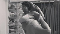 Singh melakukan yoga bukan untuk menjadikan tubuhnya ramping, tapi semata-mata hanya untuk kesehatan. Foto: Instagram/yogaforallmumbai