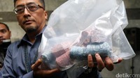 Pemusnahan rupiah palsu sebanyak 189.477 lembar dilakukan pada Rabu 26 Juli 2017 berdasarkan penetapan Pengadilan Negeri Jakarta Selatan No. 02/Pe.Mus.Pid/2017/PNPn.Jkt.Sel tanggal 17 Mei 2017.