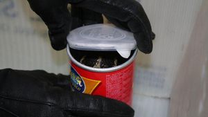 Foto: Isi Kaleng Keripik Kentang Ini Bikin Merinding dan Ngeri