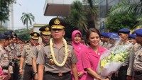 Foto: Irjen Idham Aziz melepas Irjen M Iriawan di Mapolda Metro Jaya