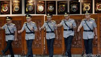 Kapolri melakukan melakukan sejumlah rotasi di jajaran tubuh Polri.