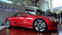 Mobil anyar tersebut resmi diluncurkan hari ini, Rabu (26/7/2017). Mobil tersebut pernah diperlihatkan sebagai mobil konsep Lexus LF-LC di ajang Gaikindo Indonesia International Auto Show (GIIAS) 2015.